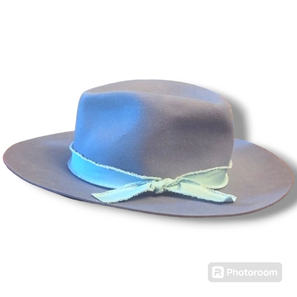 Olive & Pique Kaia Baby Blue Wool Hat - Picture 2 of 8